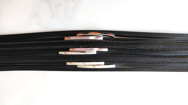 Pulsera Wrap Negra con Puntos Plateados Minimalistas